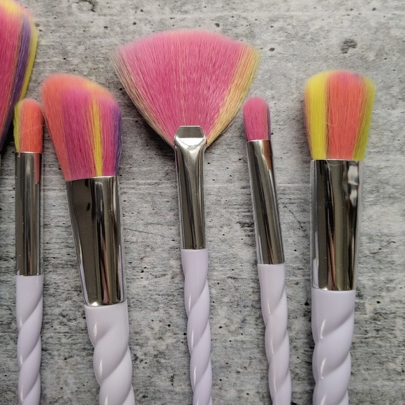 UNICORN RAINBOW Bright makeup brush 10 piece set - Picture 5 of 7